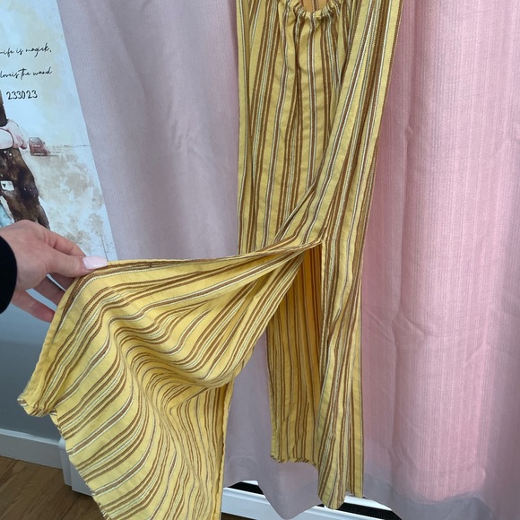 Small yellow open back Summer linen dress - Picture 3 of 3